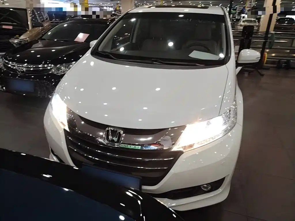 Odyssey 2.4 L Luxury