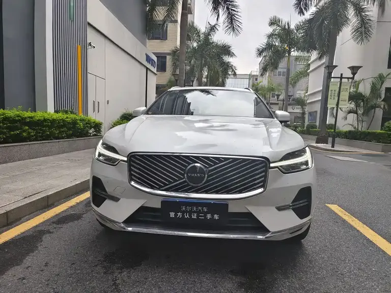 Volvo XC60 B5 4 WD Smart Ease Luxury