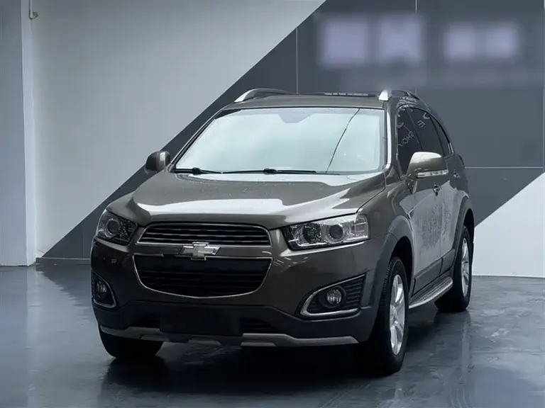 Chevrolet Captiva 2.4 L 2 WD Luxury 7-seat