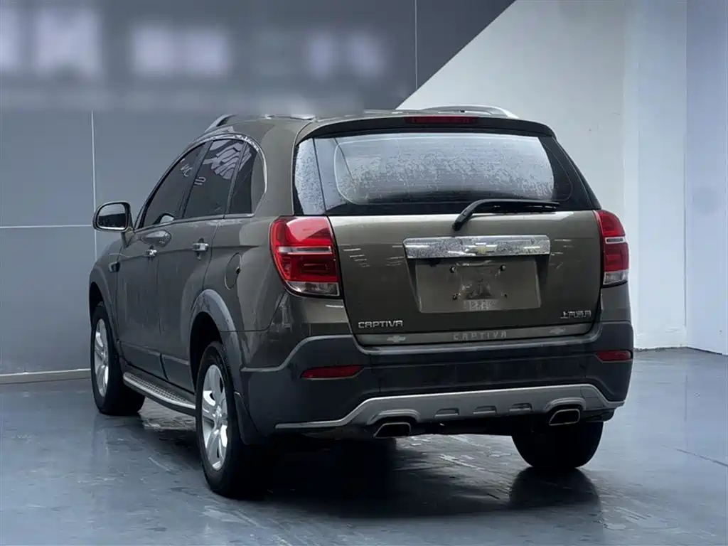 Captiva 2.4 L 2 WD Luxury 7-seat
