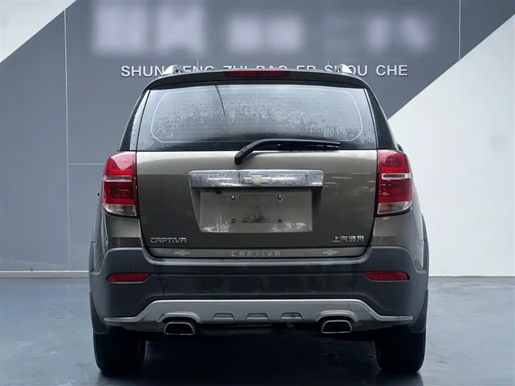 Captiva 2.4 L 2 WD Luxury 7-seat