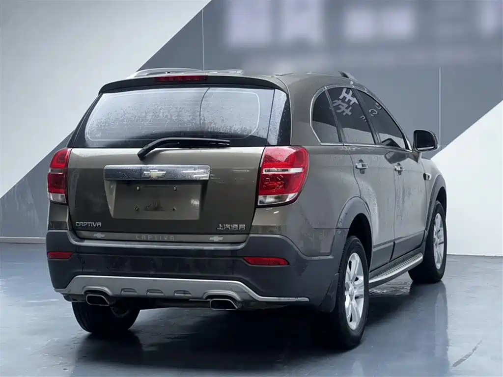 Captiva 2.4 L 2 WD Luxury 7-seat