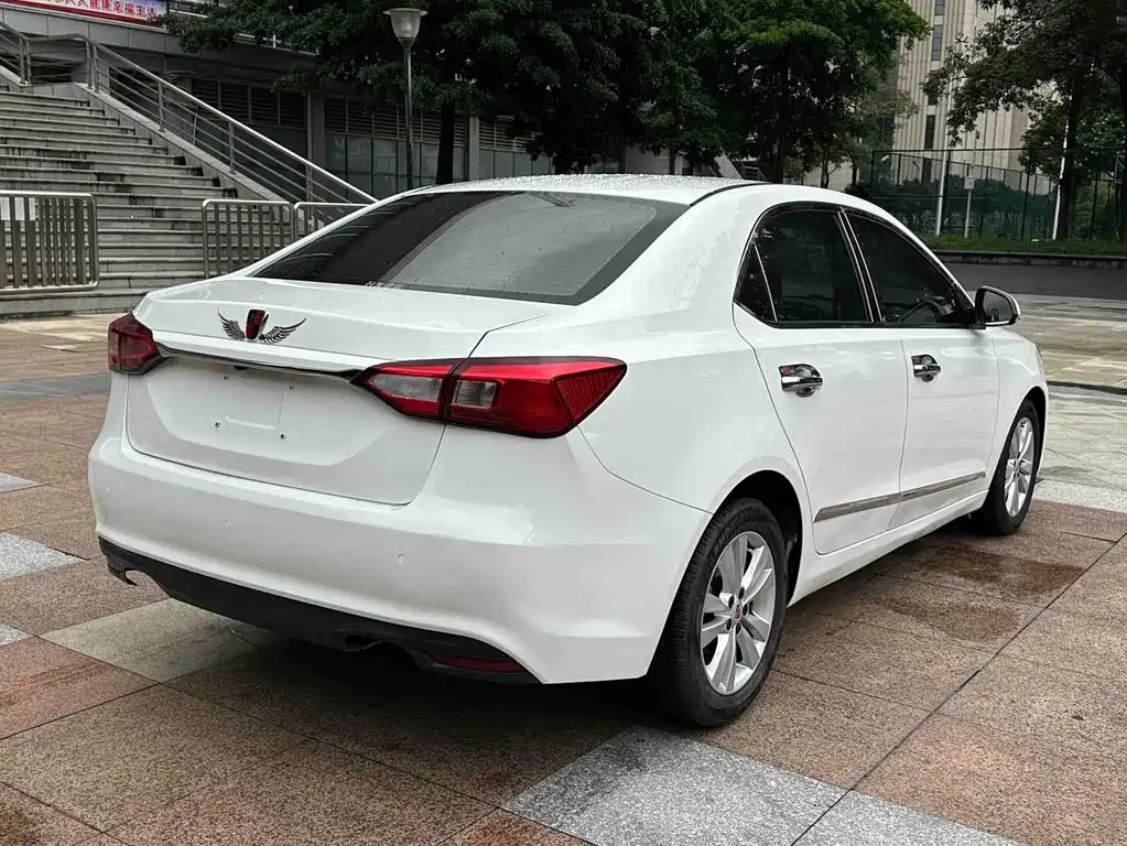 Roewe 360 1.5 L Auto Luxury