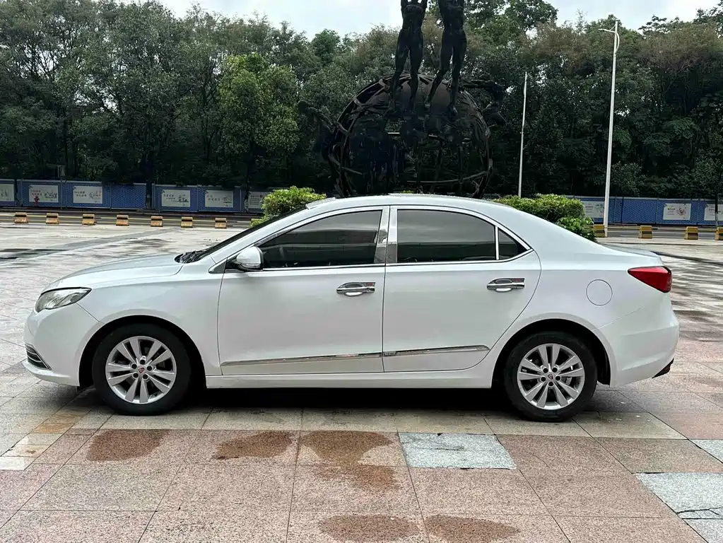 Roewe 360 1.5 L Auto Luxury