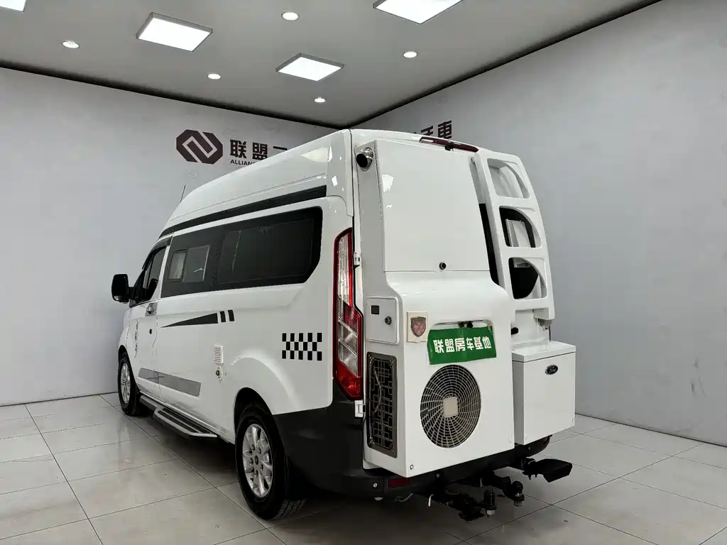 Transit 全顺 2019款 2.0 T汽油自动商旅型中轴中顶7座国VI