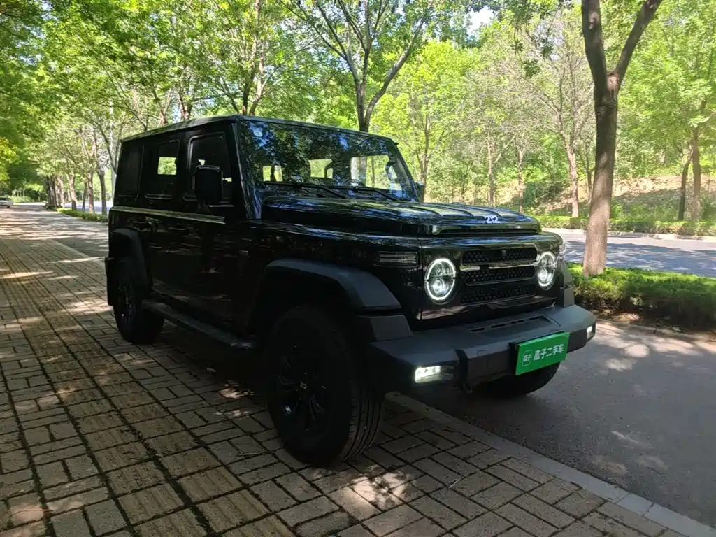 212 T01 2.0 T Explorer
