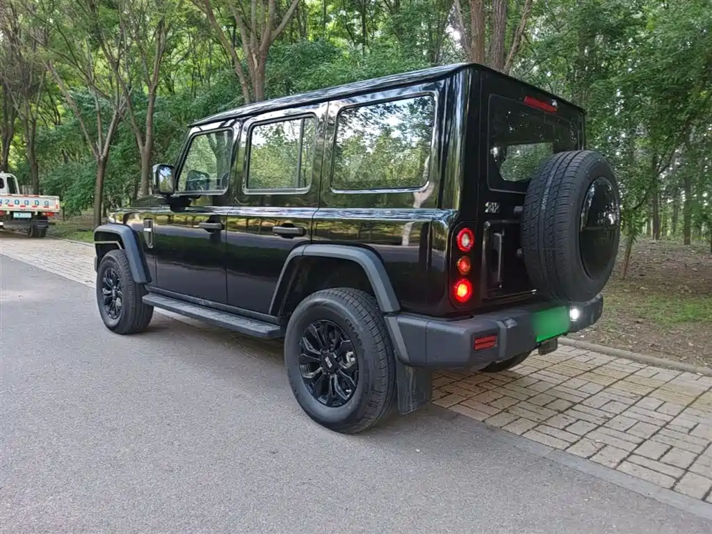 212 T01 2.0 T Explorer