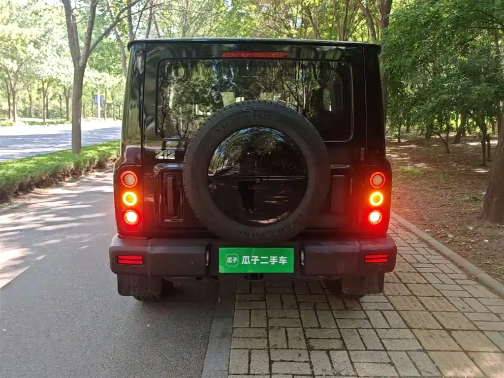 212 T01 2.0 T Explorer