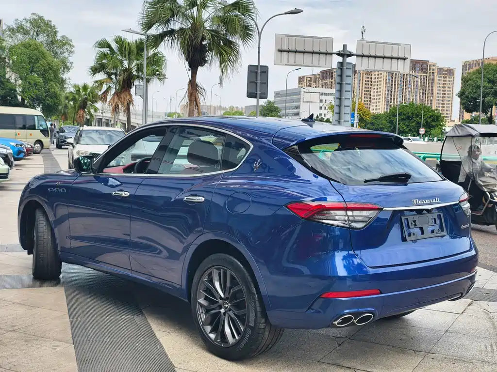 Levante 2.0 T GT