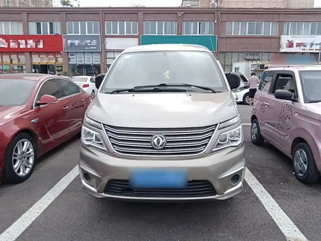 Lingzhi M5 L 1.6 L 7-seat Basic CN-VI