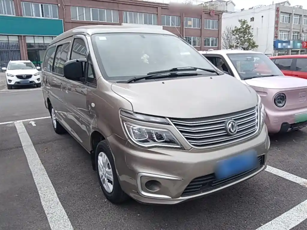Lingzhi M5 L 1.6 L 7-seat Basic CN-VI