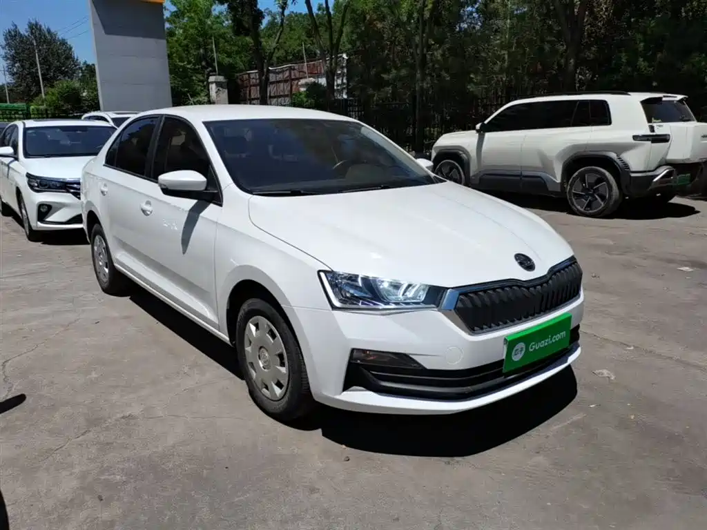 Rapid 1.5 L Manual Standard