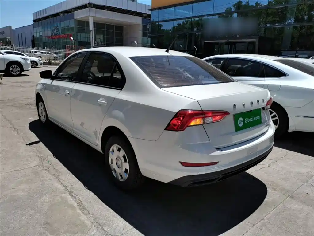 Rapid 1.5 L Manual Standard