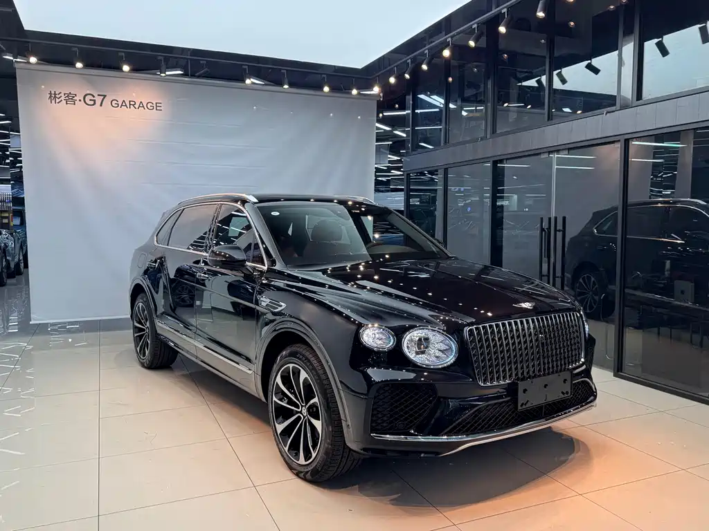 Bentayga 4.0 T V8 LWB Range