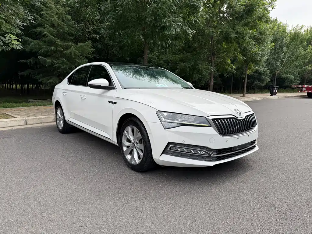 Superb Facelift TSI330 DSG Comfort