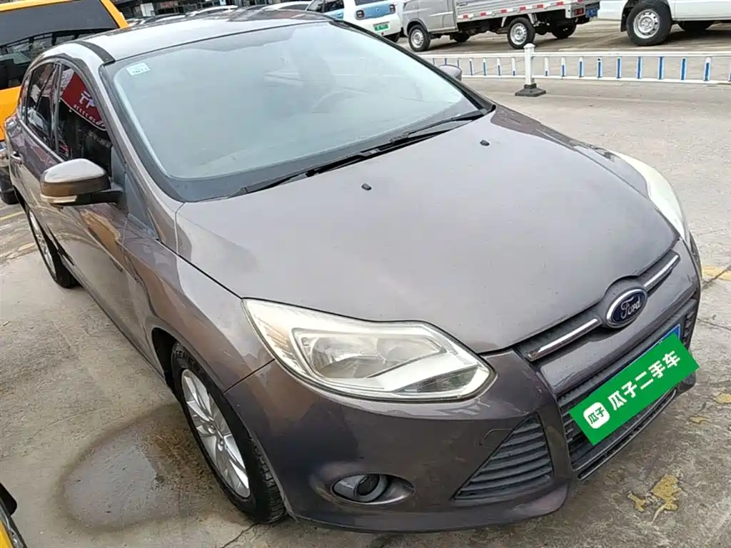 Focus Sedan 1.6 L Auto Comfort