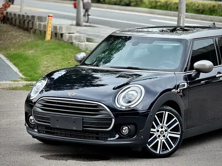 MINI CLUBMAN 1.5 T COOPER Connoisseur