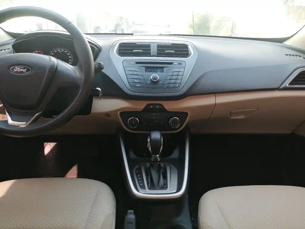Escort Facelift 1.5 L Auto Comfort