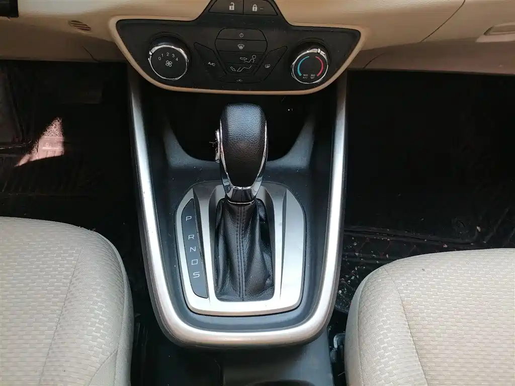 Escort Facelift 1.5 L Auto Comfort