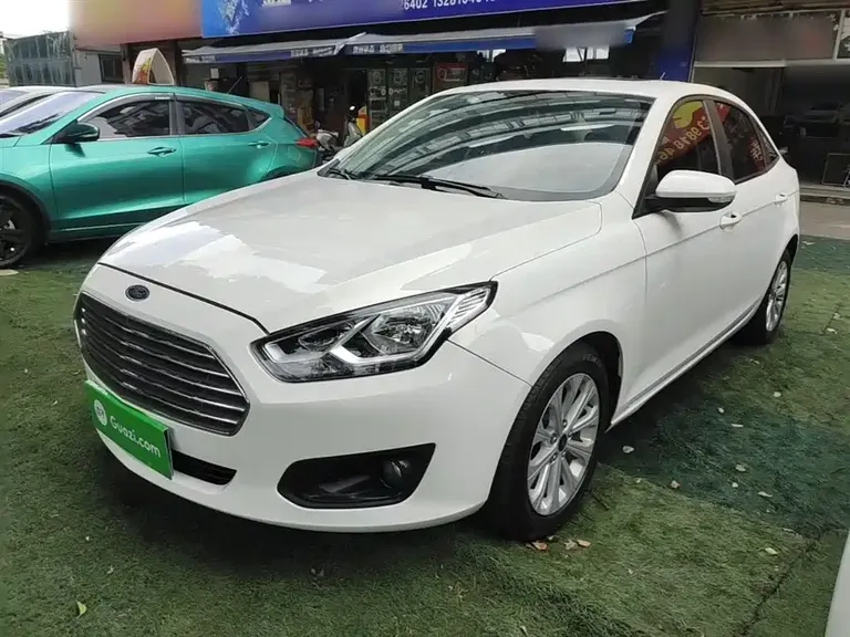 Ford Escort Happy 1.5 L Auto Fashion