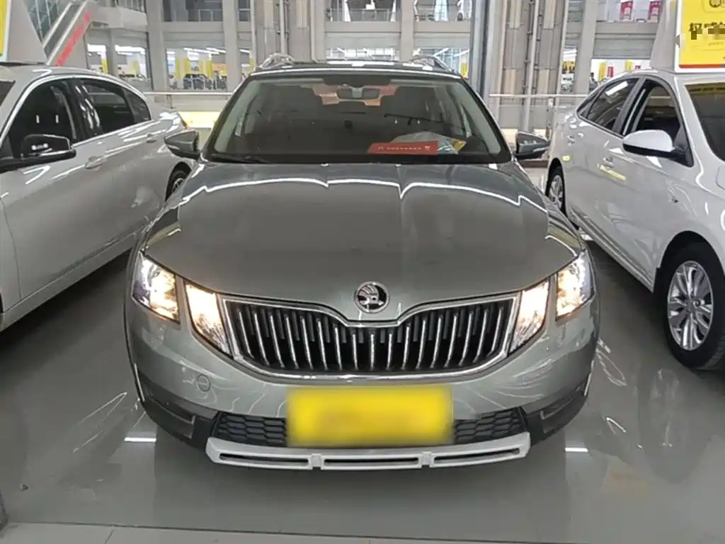 Octavia Wagon TSI230 DSG Luxury