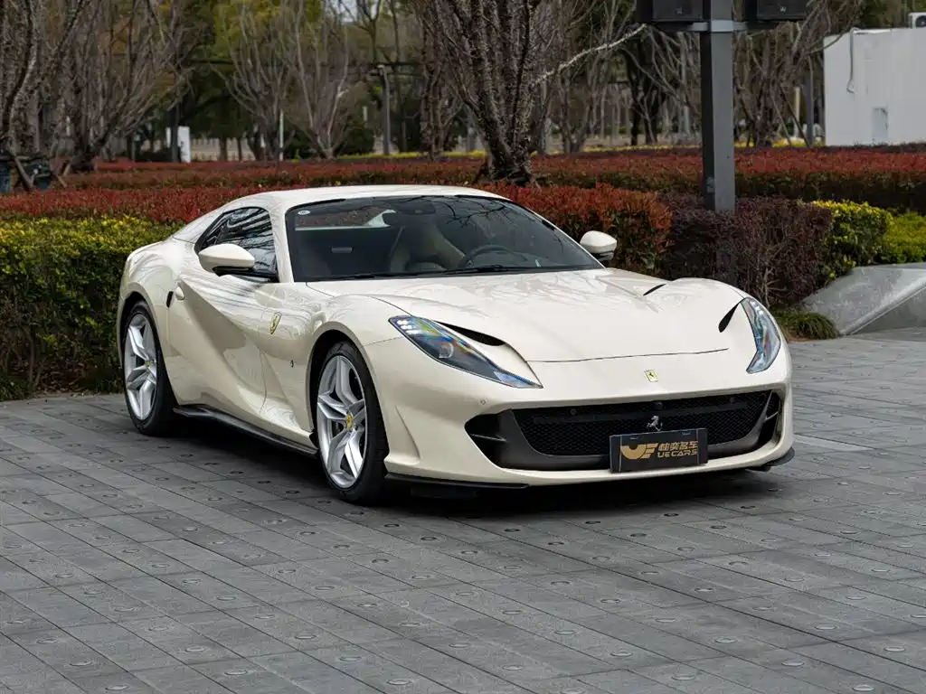 Ferrari 812 6.5 L GTS