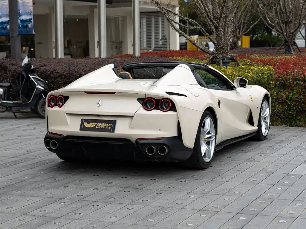 Ferrari 812 6.5 L GTS