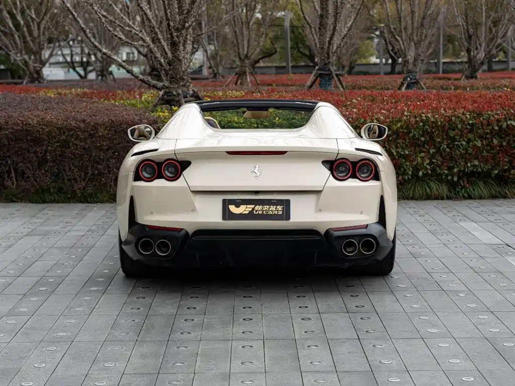 Ferrari 812 6.5 L GTS