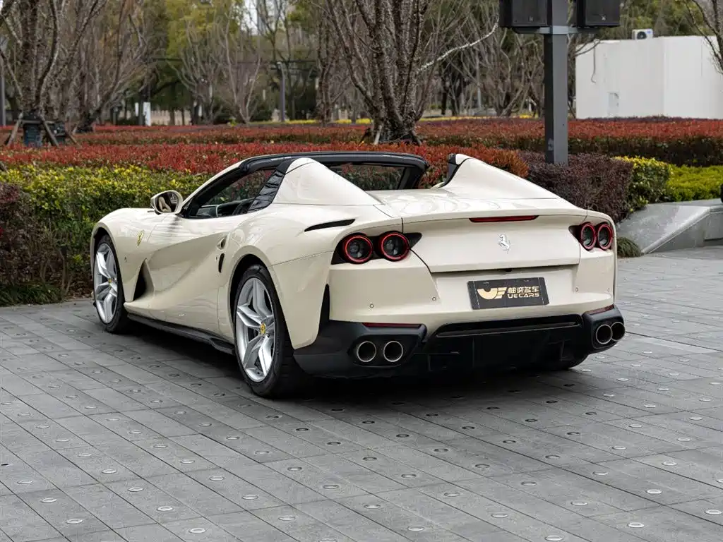 Ferrari 812 6.5 L GTS