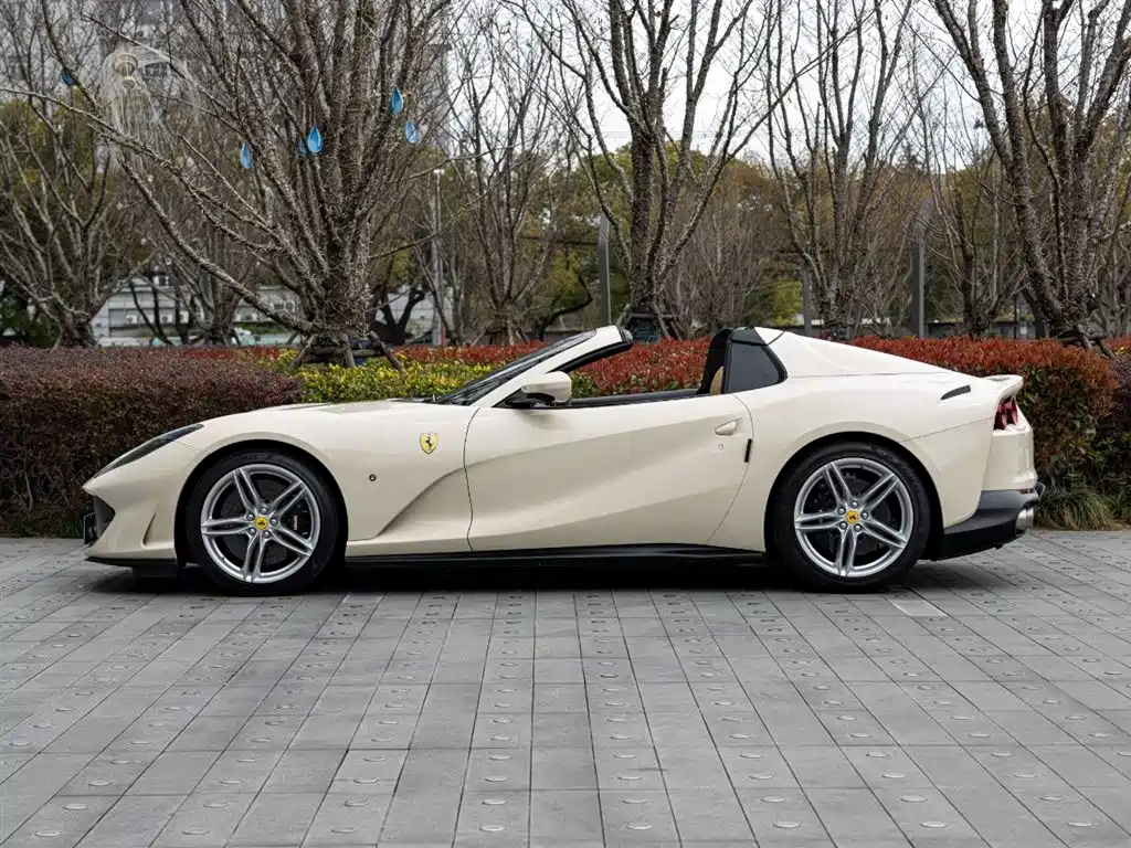 Ferrari 812 6.5 L GTS
