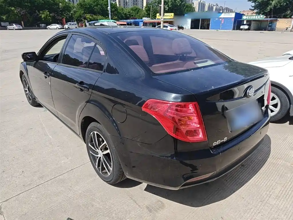 Besturn B50 1.6 L Manual Luxury