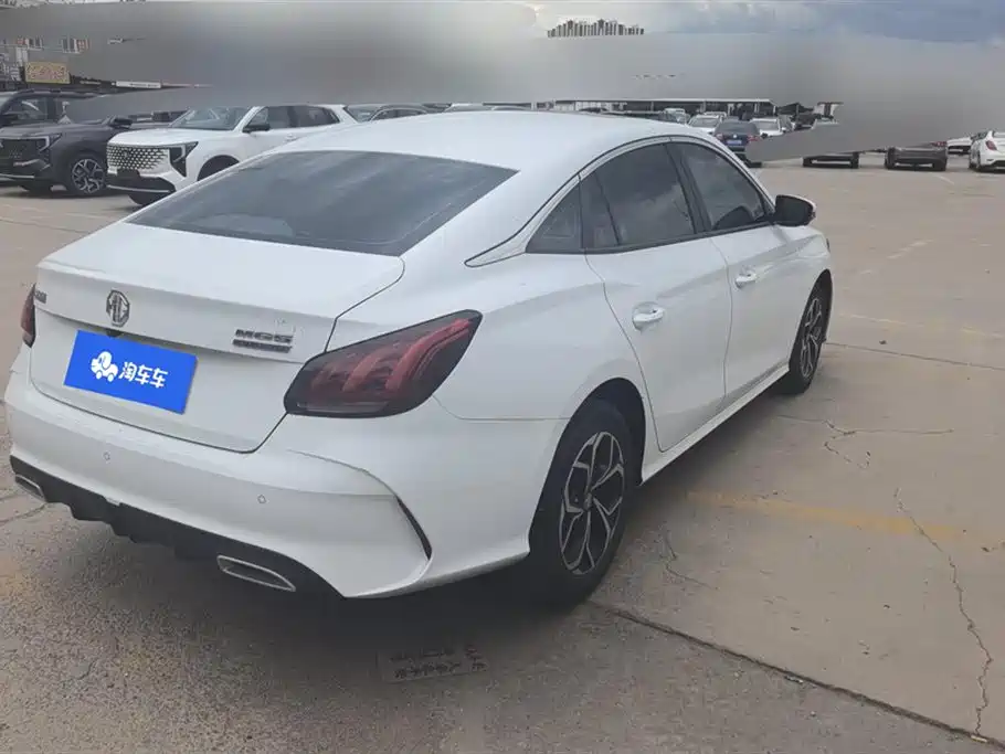 MG5 180 DVVT CVT Youth Luxury