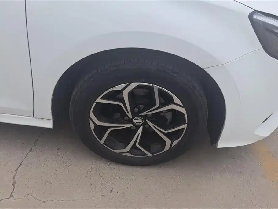 MG5 180 DVVT CVT Youth Luxury