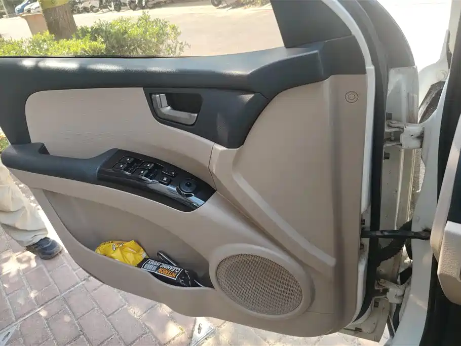 Sportage 狮跑 2013款 2.0 L 手动两驱版GL
