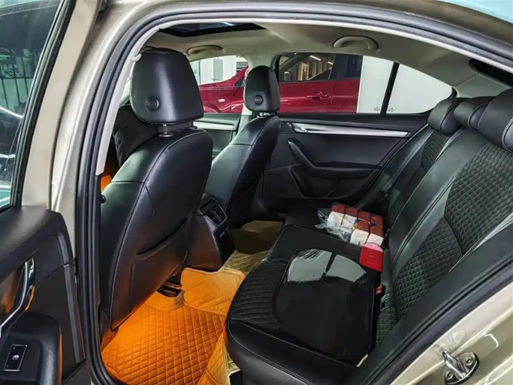 Octavia TSI280 DSG Luxury