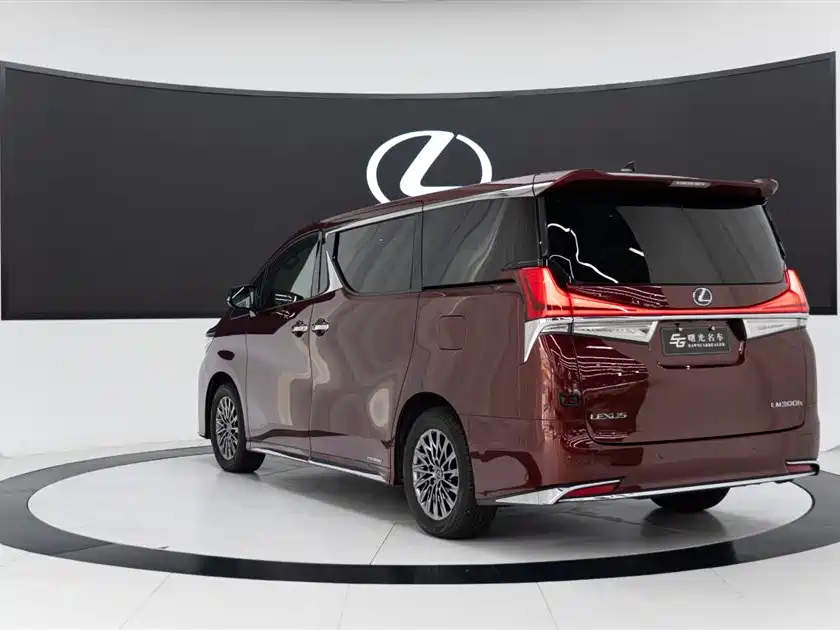 Lexus LM 300 h 7-seat Elegant