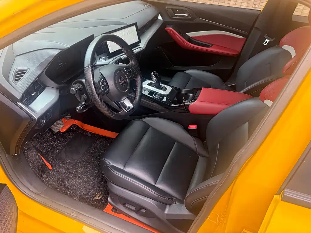 MG5 300 TGI DCT Youth Luxury Flagship