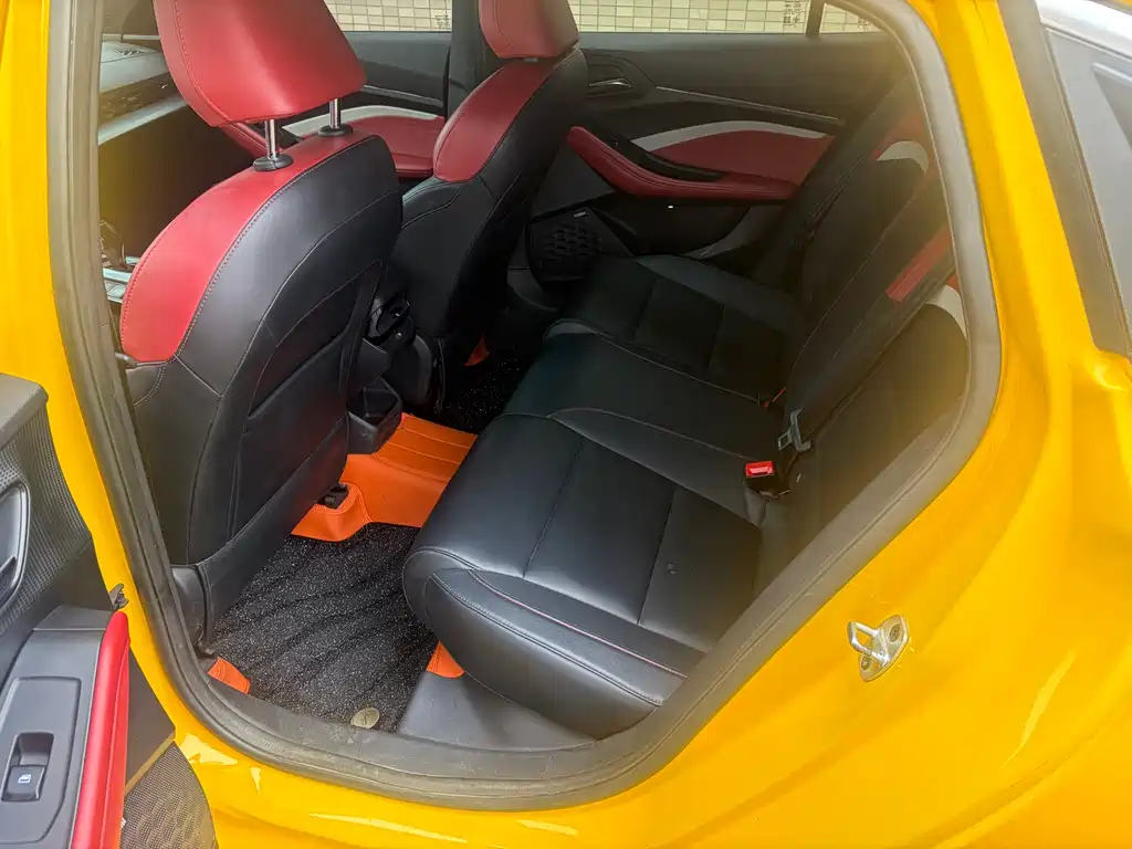 MG5 300 TGI DCT Youth Luxury Flagship