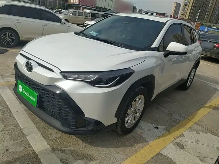 Toyota Frontlander 2.0 L CVT Leading