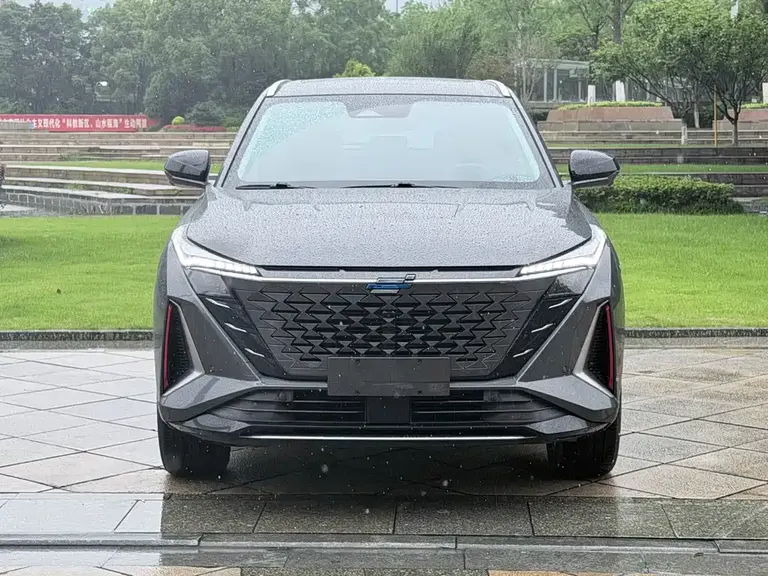 Changan Oshan Z6 Blue Whale 1.5 T DCT Smart Leading