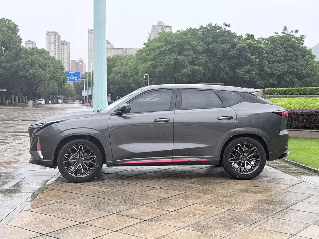 Changan Oshan Z6 Blue Whale 1.5 T DCT Smart Leading