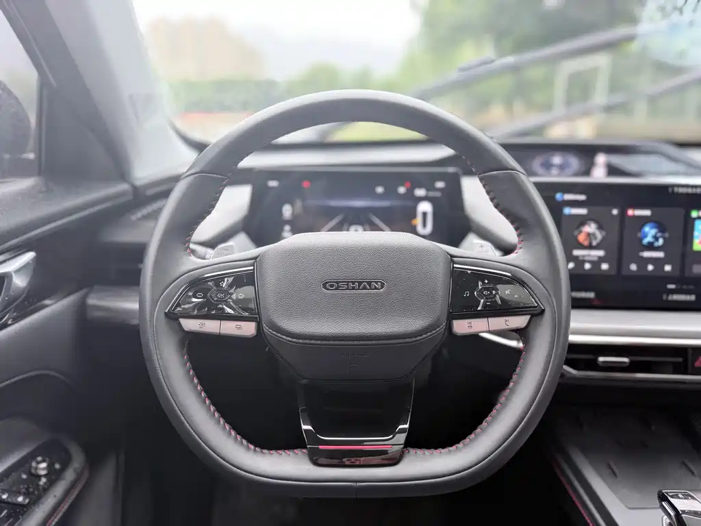 Changan Oshan Z6 Blue Whale 1.5 T DCT Smart Leading