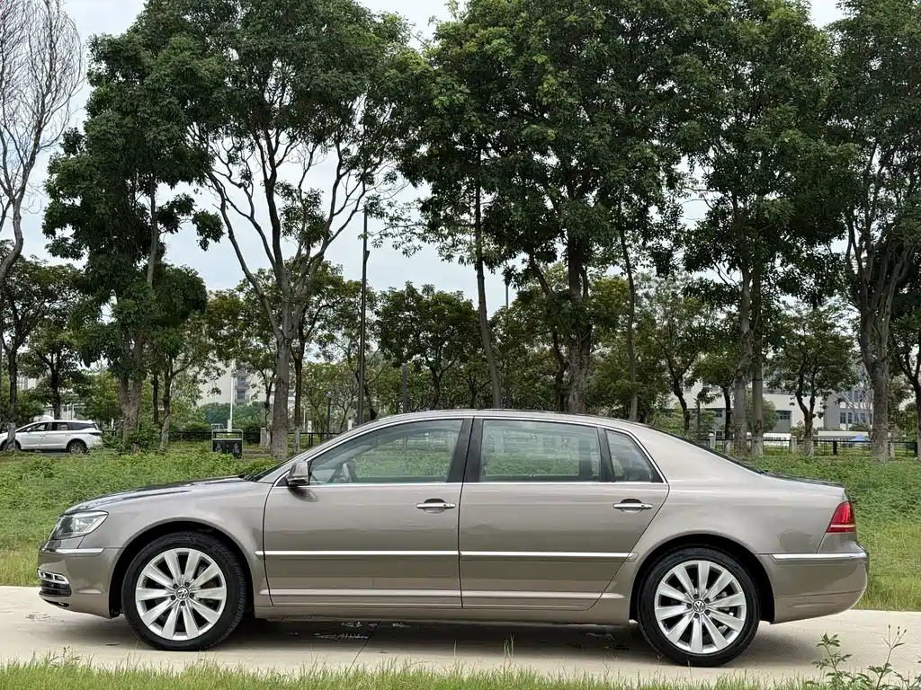 Phaeton 3.6 L V6 4-seat Extended Individual