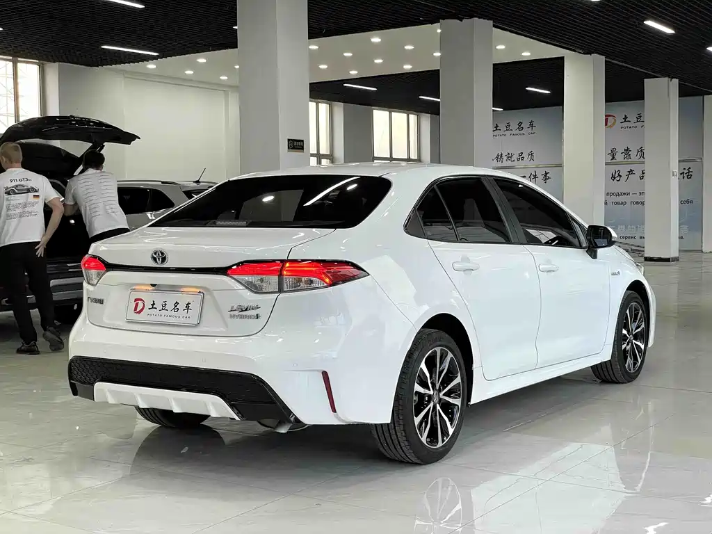 Levin Dual Engine 1.8 H E-CVT Sport