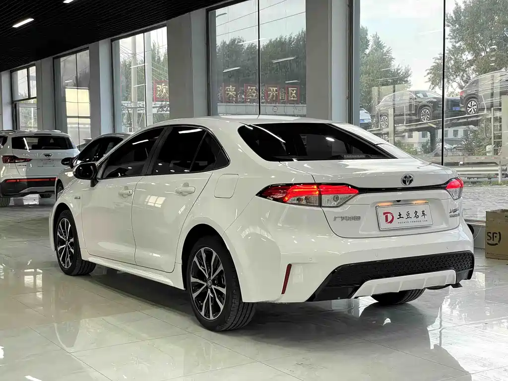 Levin Dual Engine 1.8 H E-CVT Sport