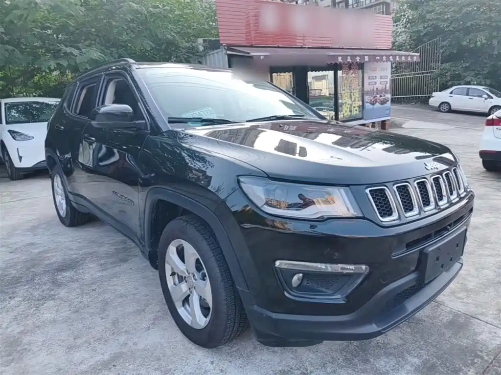 Compass 220 T Auto Home Enjoyment