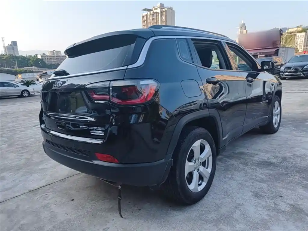 Compass 220 T Auto Home Enjoyment