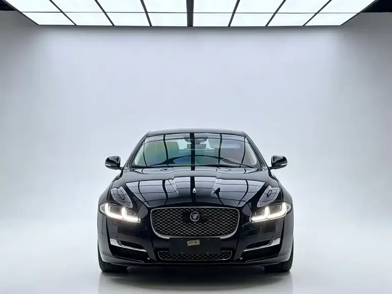 Jaguar XJ XJL 3.0 SC 2 WD Graceful Business