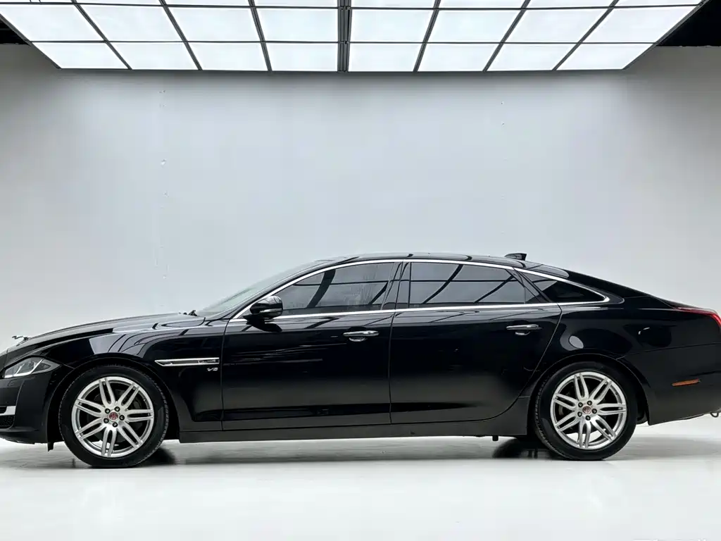 Jaguar XJ XJL 3.0 SC 2 WD Graceful Business