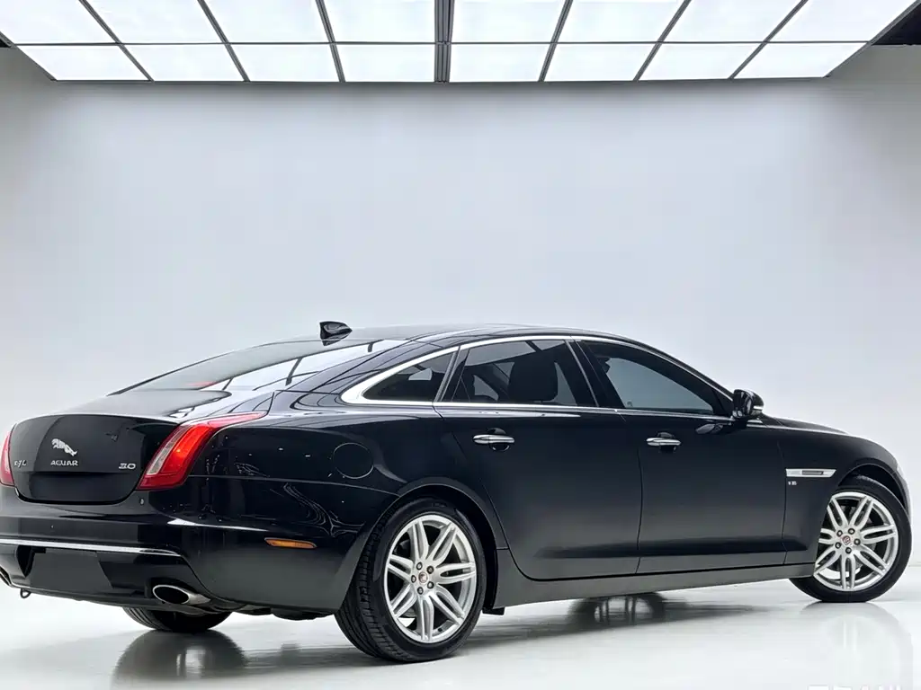 Jaguar XJ XJL 3.0 SC 2 WD Graceful Business